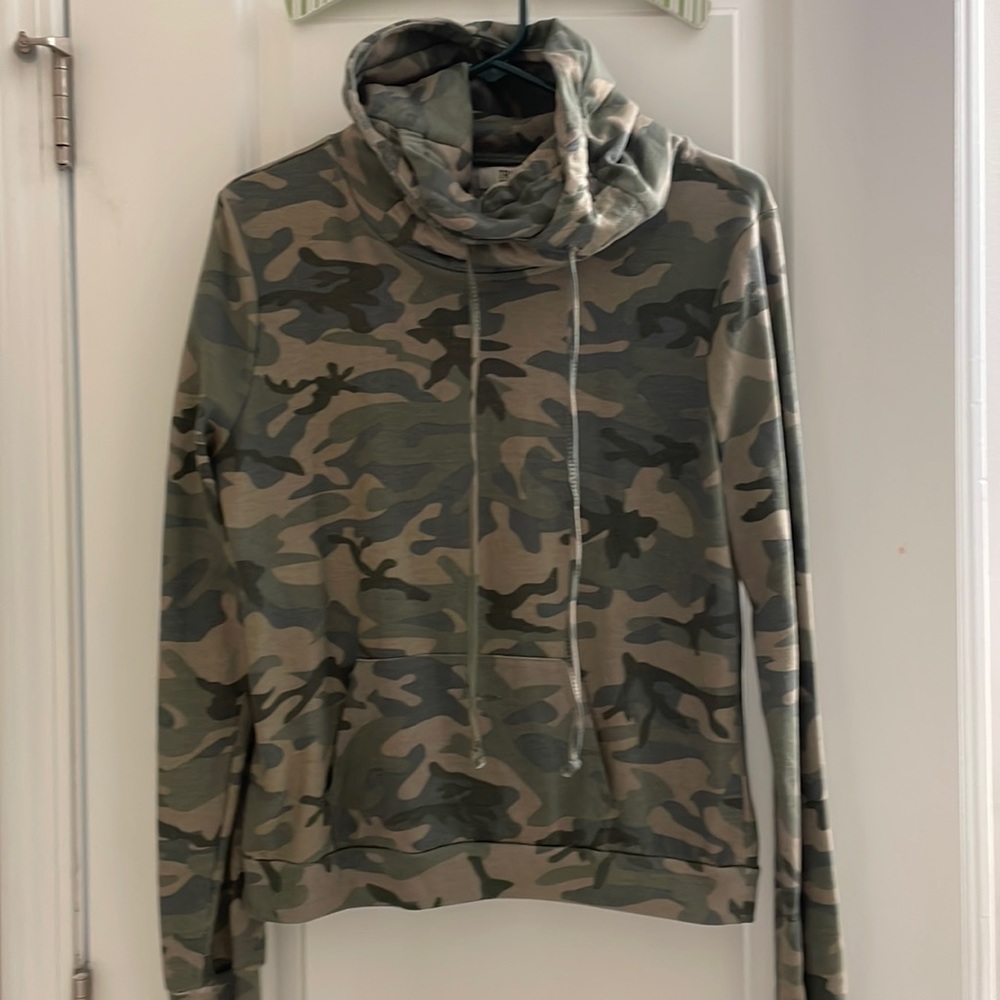 Women’s EUC camo hoodie